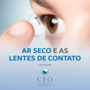 👁️💨 O ar seco pode causar desconforto para quem usa lentes de contato, mas com algumas dicas simples, é possível proteger sua visão:  1️⃣ Mantenha suas lentes hidratadas com colírios lubrificantes recomendados pelo seu oftalmologista.  2️⃣ Evite ambientes muito secos ou com ar-condicionado por longos períodos.  3️⃣ Sempre higienize bem suas lentes e troque conforme as orientações do fabricante.  4️⃣ Nunca durma com as lentes sem recomendação médica.  Cuidar dos olhos é essencial para uma visão saudável! 👓✨  * CEO - Centro de Excelência em Oftalmologia 📲 (37) 3237-4600 📲 (37) 3237-4602 📲 (37) 3237-4605 . #Ceo #CeoOftalmologia #Oftalmologia #parademinas #parademinasmg #saudeocular #dicas #lentesdecontato